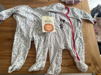 Lot de 7 pyjamas bébé fille 12 mois