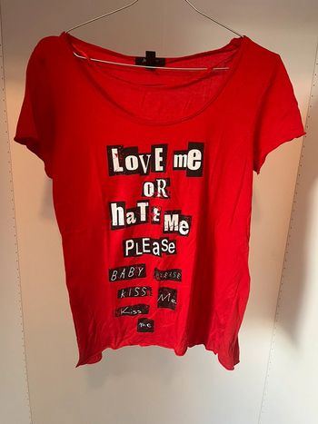 Teeshirt rouge à écriture Jennyfer