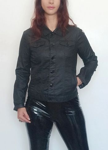 Veste noire huilé sexy chic taille 40