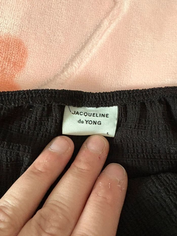 Tee-shirt noir épaule dénudée - photo numéro 5