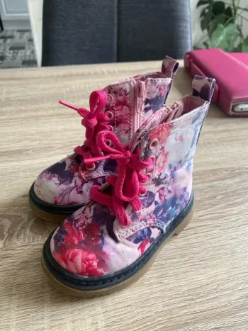 Bottines filles à fleurs roses
