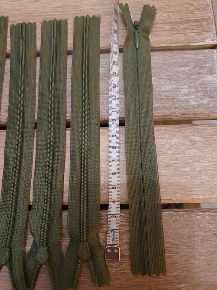Lot de 10 fermetures éclairs couleur Kaki 18 cm - photo numéro 2