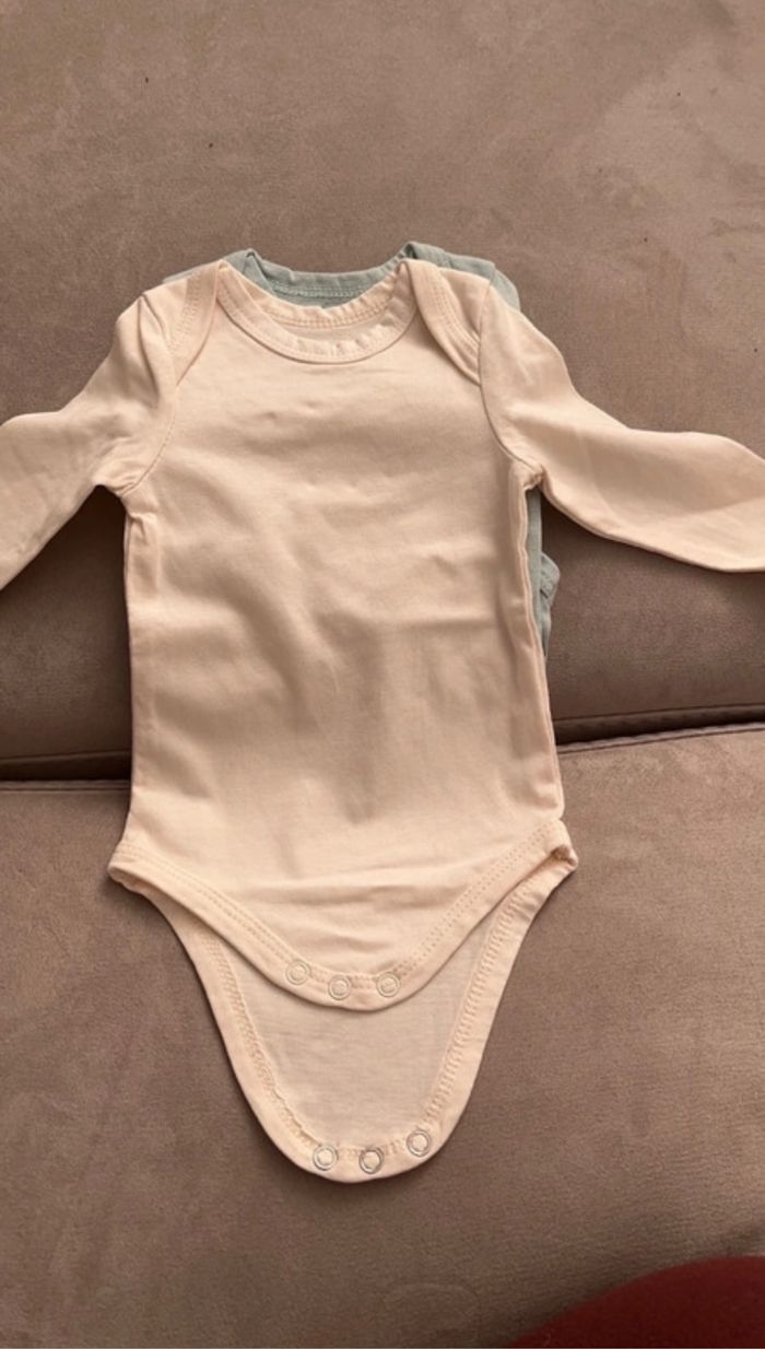 2 Bondy manche longue 1 mois .Jamais porté - photo numéro 2