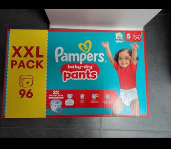 96 couches  Pampers Baby dry pants  taille 5