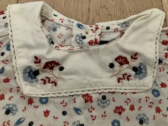 jolie ensemble blouse blanche MC 6 mois Sergent Major + short - photo numéro 3