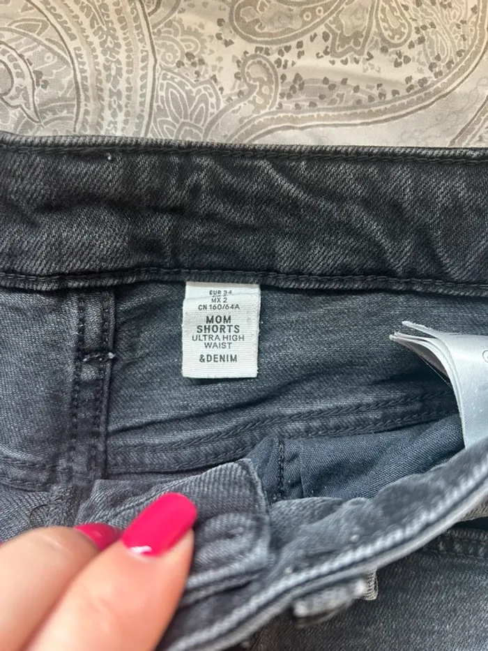 Short en jean noir - photo numéro 3