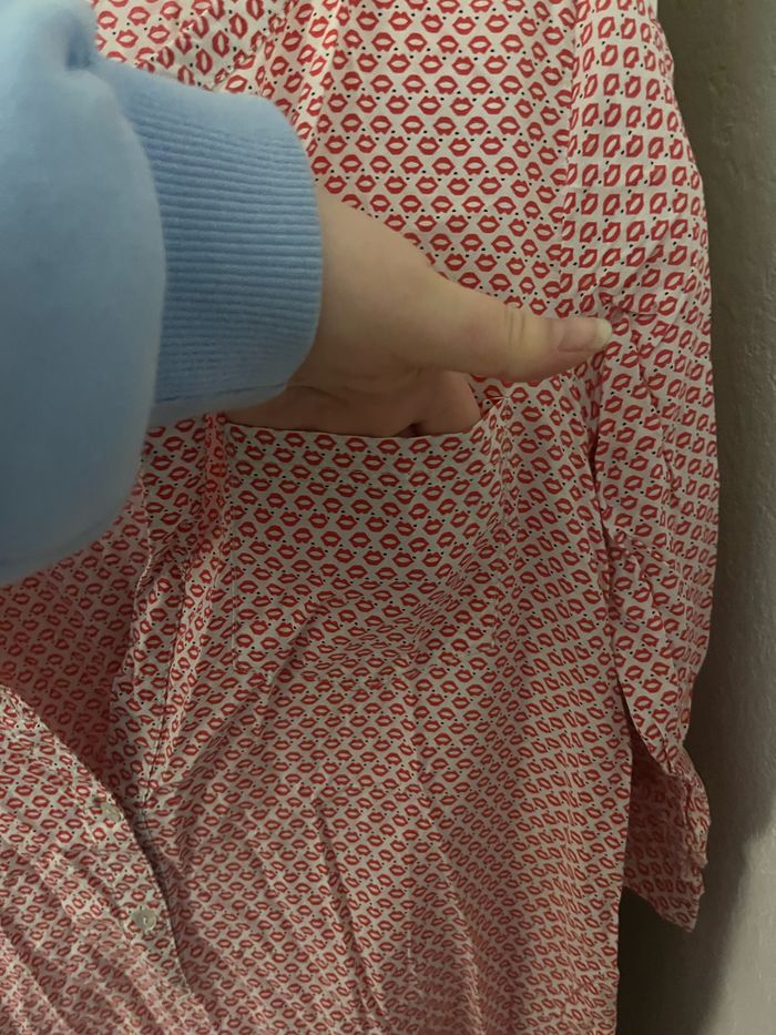 blouse motif lèvre - photo numéro 4