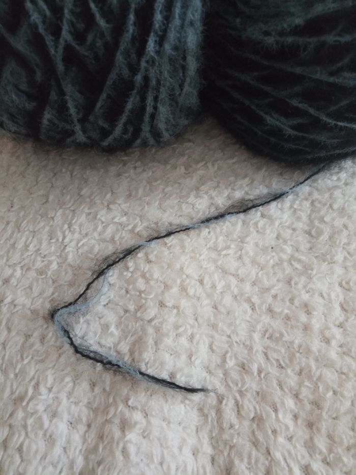 Lot de 6 Pelotes Fantaisies Tons Noirs et Bleu Clair (400g) - photo numéro 4