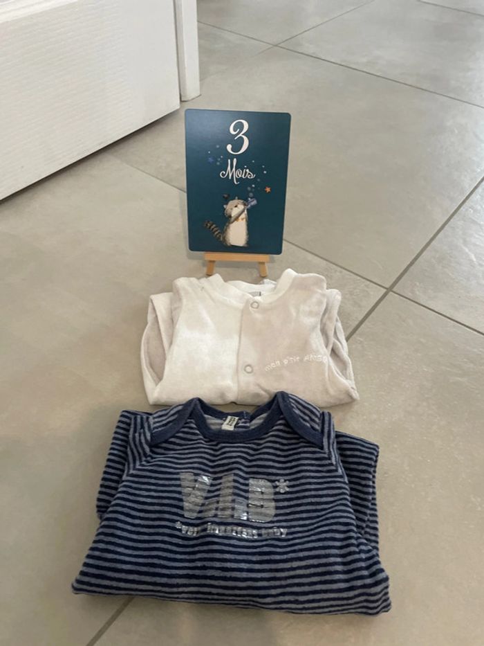 Lot de pyjamas - photo numéro 2