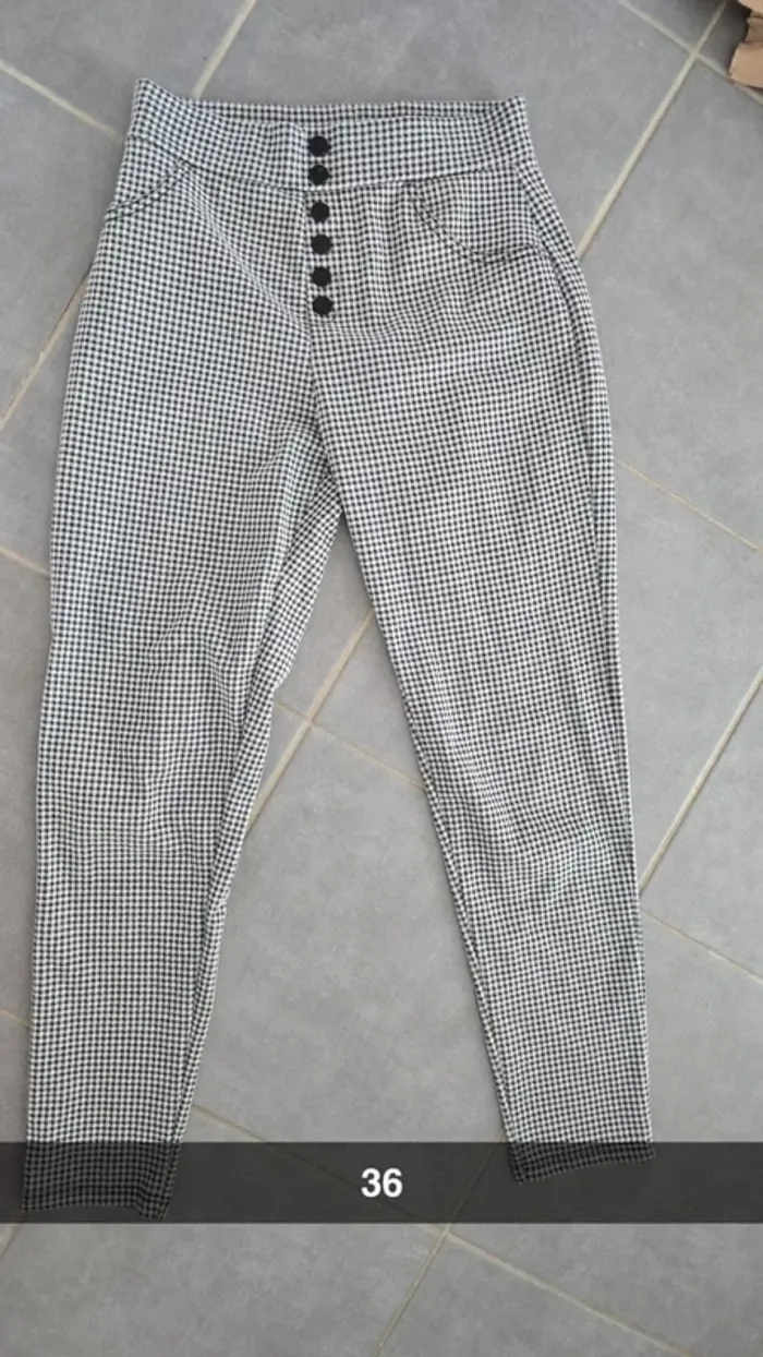 Pantalon chino à carreaux