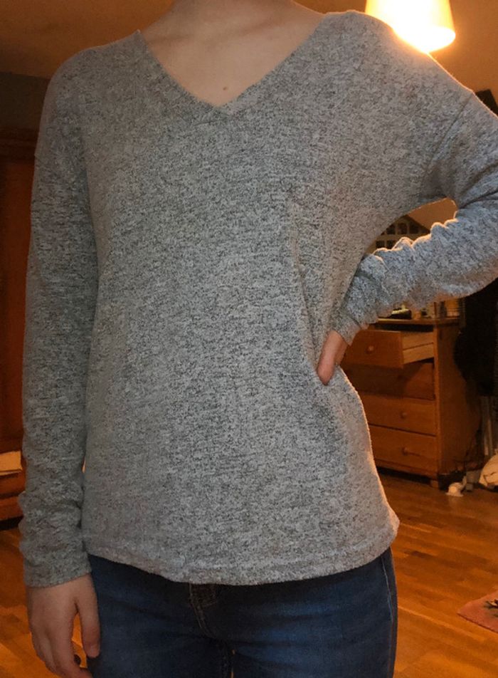 Pull gris - photo numéro 2