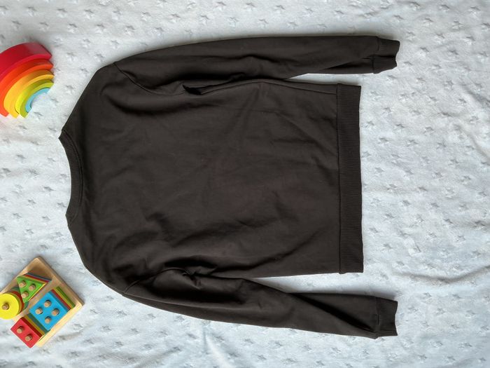 sweat noir manches longues inscription dorée devant XS fashion express - photo numéro 8