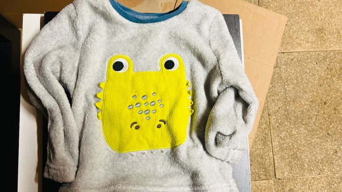 Pyjama molleton Primark 18/24mois neuf - photo numéro 2