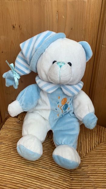 Peluche ourson avec bonnet bébé bleu blanc