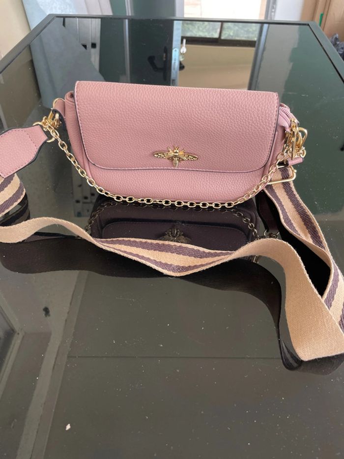 Joli petit sac rose avec sa libellule sur le devant - photo numéro 5