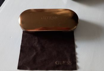 Etui à lunettes GUESS