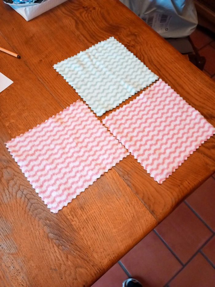 🎅3 carré velours Neuf lingette bébé