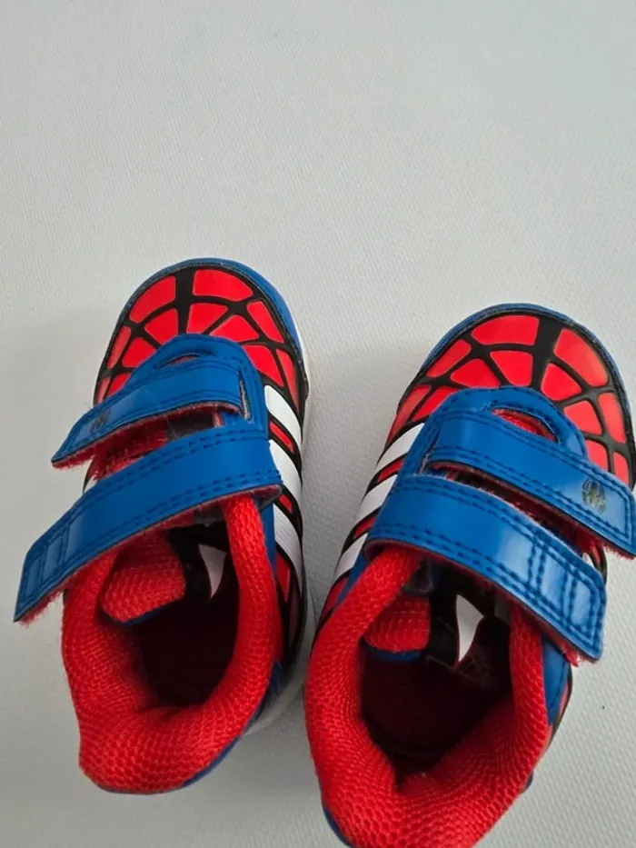 Basket adidas spiderman - photo numéro 6