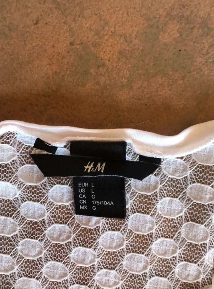 Tee  shirt H&M (L) très  bon  état - photo numéro 3