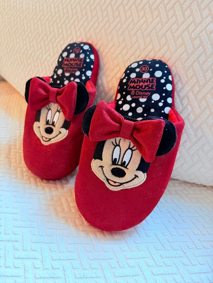 Pantoufles Minnie mouse Disney taille 33 fille neuve rouge
