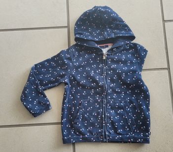 Gilet zippé à capuche 6 ans