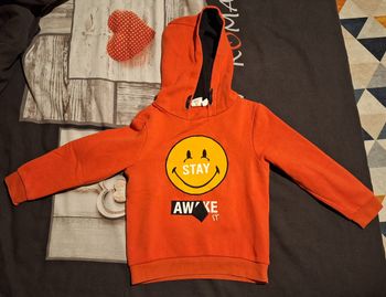 Sweat à capuche rouge Smiley 8 ans
