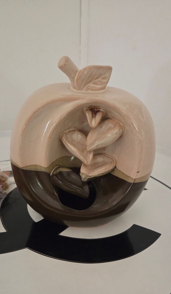 Brûleur d’encens en céramique  forme pomme + cônes parfumés  Très bon état - photo numéro 8