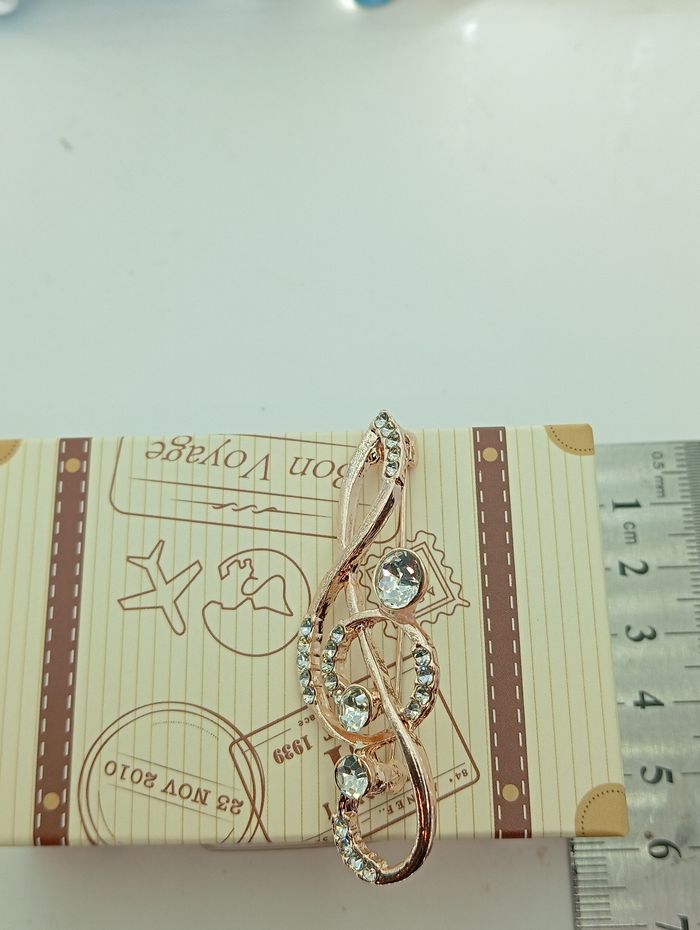 Broche