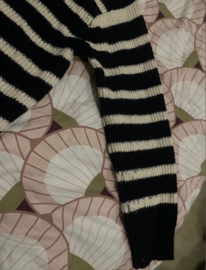 Pull noir et blanc - photo numéro 3