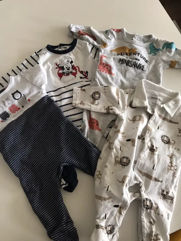 Lot 4 pyjamas coton 1 mois