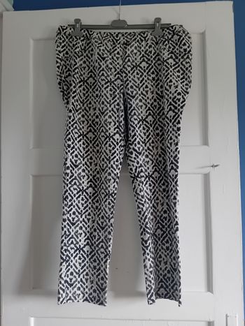 Pantalon imprimé noir et blanc
