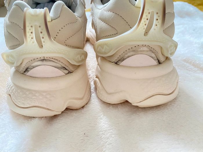 Baskets Adidas Ozweego Nude Pointure 36,5 - photo numéro 7