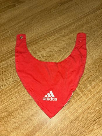 Bavoir bébé marque adidas en excellent état 100% coton