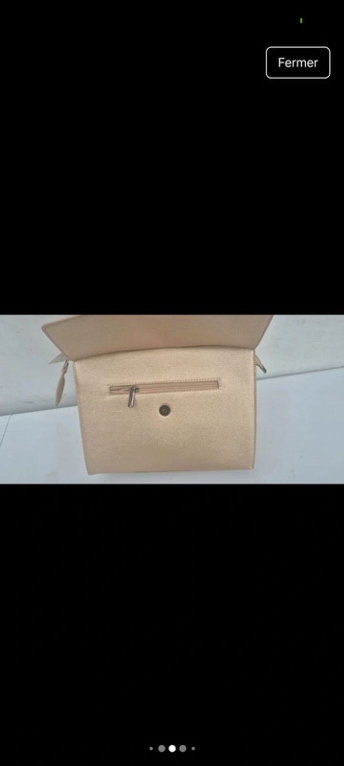 Sac à main doré avec bandoulière ajustable - photo numéro 3