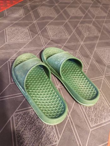 (2) sandales taille 21