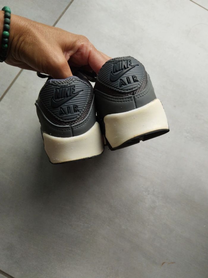 Baskets Nike air max 90 taille 35,5 - photo numéro 3
