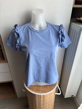 T-shirt bleu à frou frou sur épaule Zara taille M