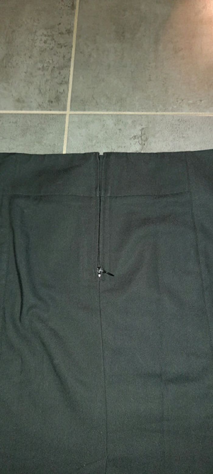 Jupe noire - photo numéro 4