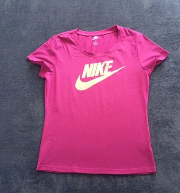 Tee shirt neuf taille 40/42