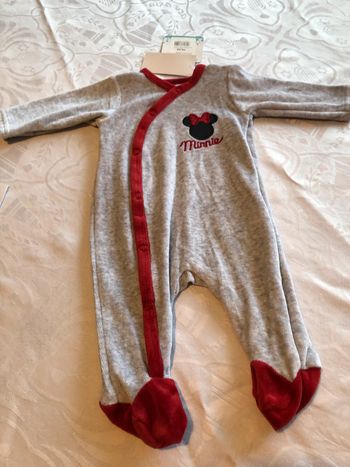 pyjama neuf Minnie taille 1 mois