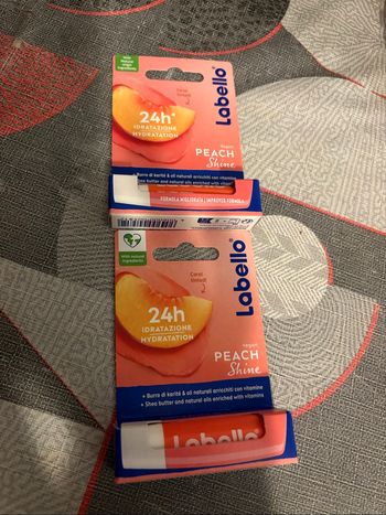 2 labello pêche