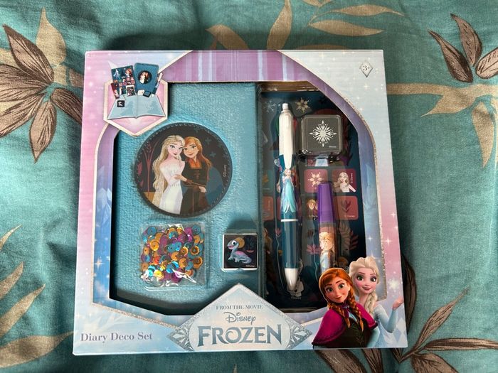 Kit / set journal et créatif reine des neiges neuf