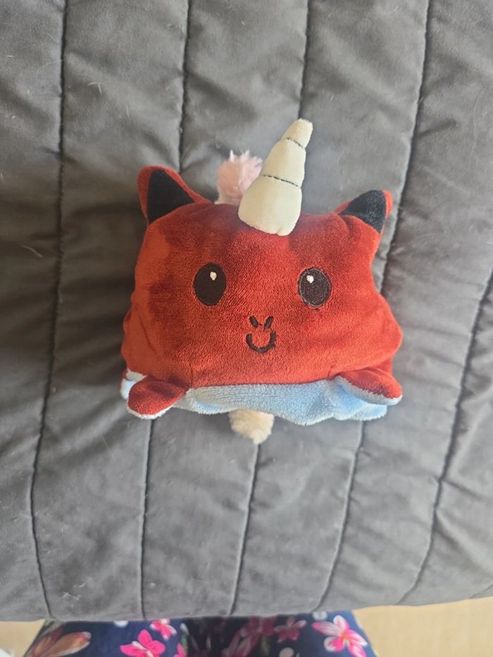 Petite peluche réversible