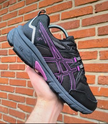 Baskets trail Asics gel venture 8 noir violette pointure 40 neuves sans boîte très bon état