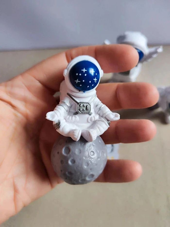 Lot de 4 figurine astronautes - photo numéro 6