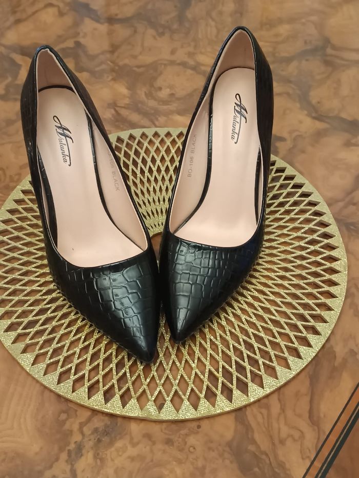 Escarpins Mulanka taille 38 Neuf