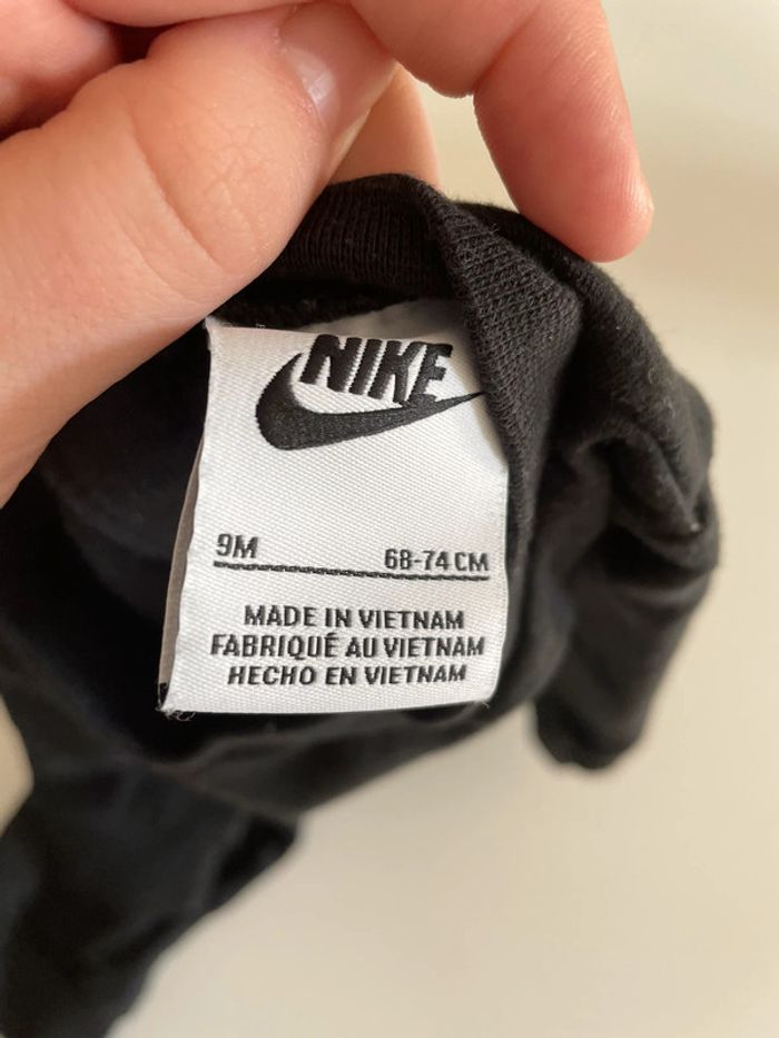 Combinaison bébé taille 9 mois Nike - photo numéro 3