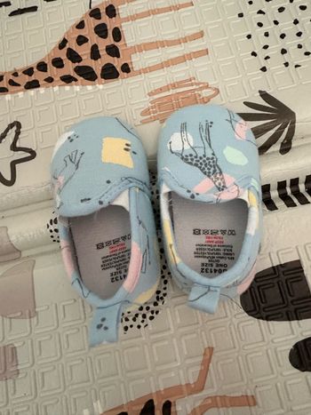 Jolies chaussures motifs girafes bébé fille taille unique