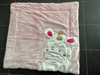 Tapis neuf Licorne