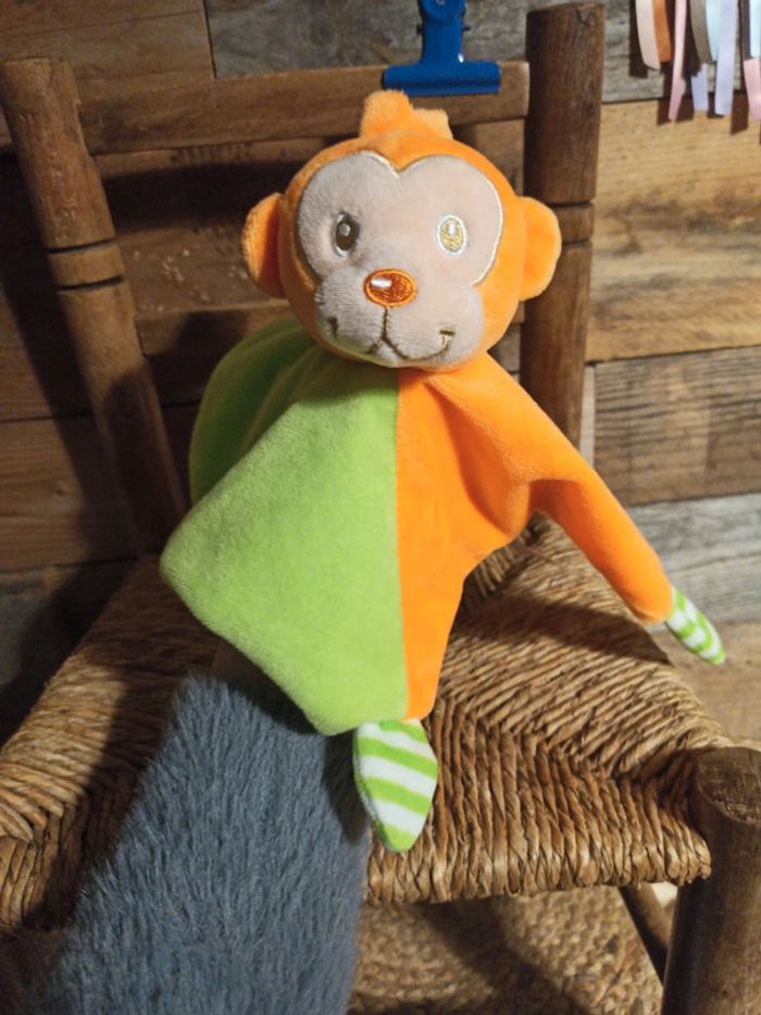 Doudou singe Nanjing Ruifuitong vert orange tbe - photo numéro 5